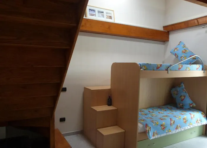 Bed & Breakfast Giardino Tra I Laghi 3*